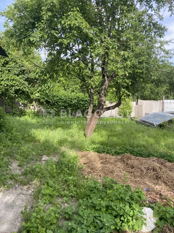 Продаж земельної ділянки вул. Воскресенські сади в Києві / D