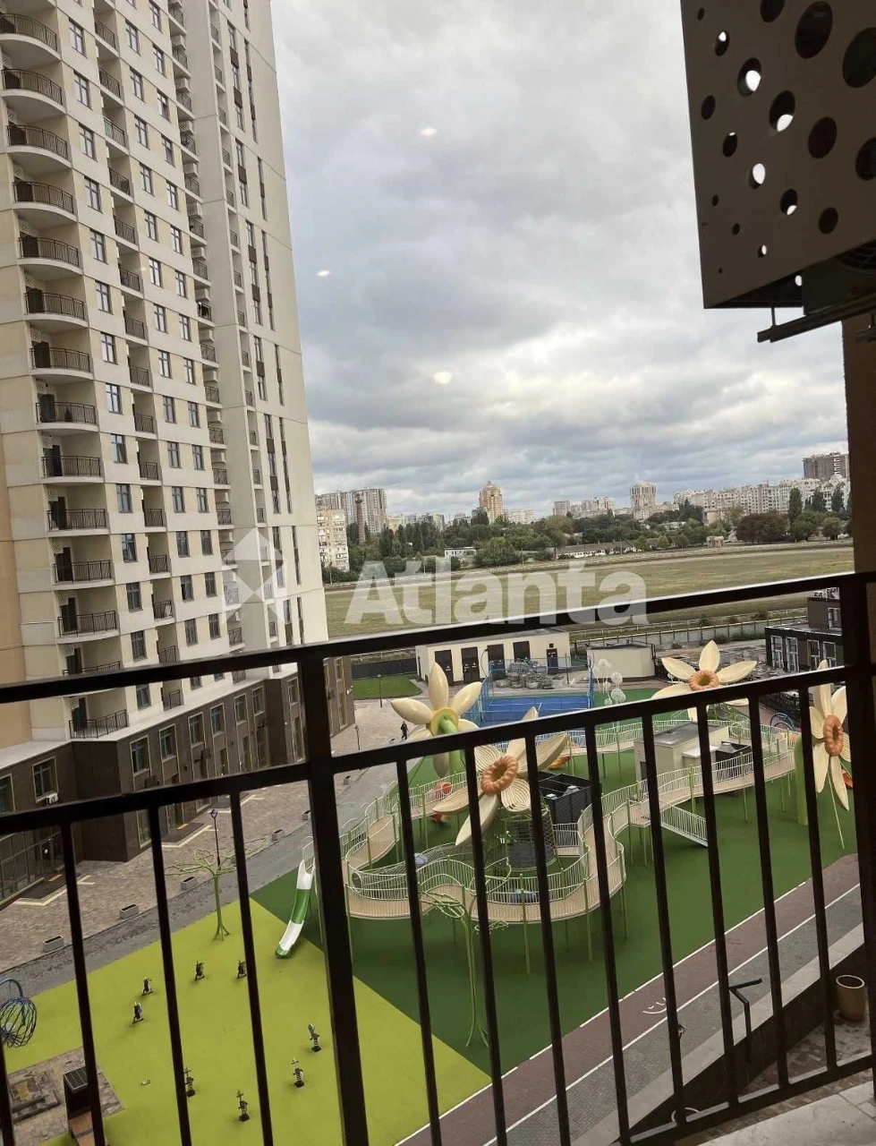 1 кімнатна квартира з ремонтом на низькому поверсі ЖК 67 Пер