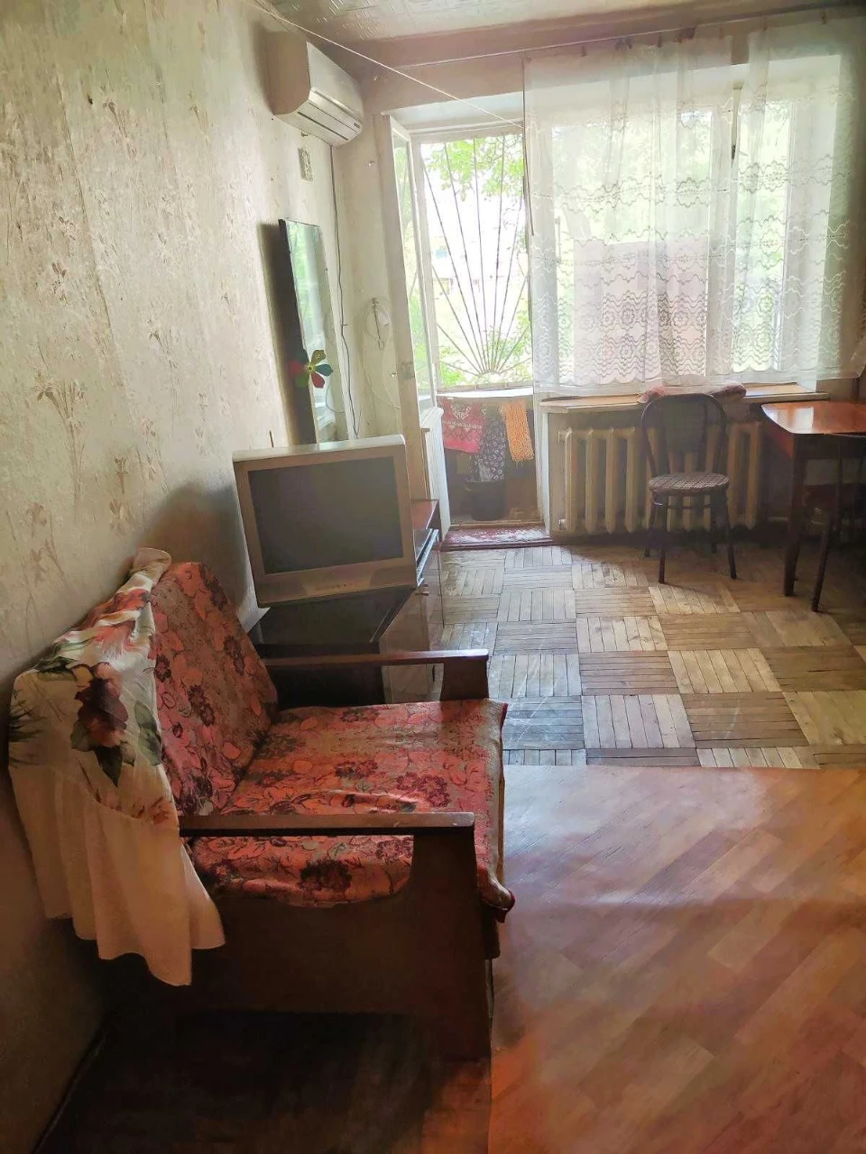 1-кімнатна квартира  Академіка Заболотного 30 кв.м  Балкон Ж