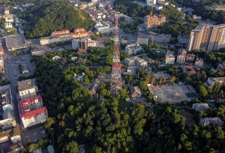 Продаж земельної ділянки вул. Кирилівська (Фрунзе) в Києві /