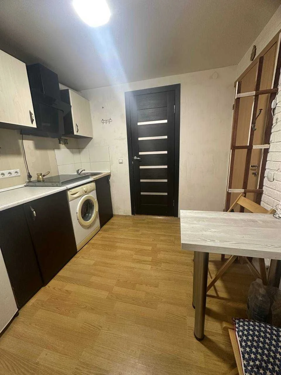 Продам 1-ком.кв.в центре города, можно під комерцію (377-699