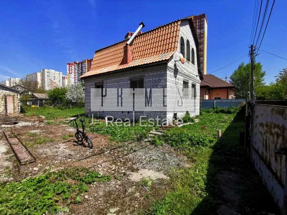 Ділянка. Київ, Садова вул.