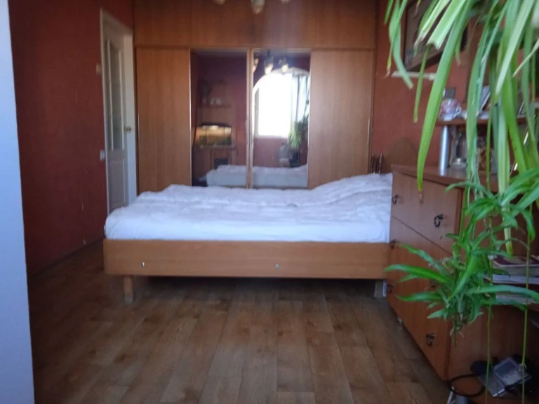 Продам 2 к. квартиру на улице Академика Корольова, госпрогра