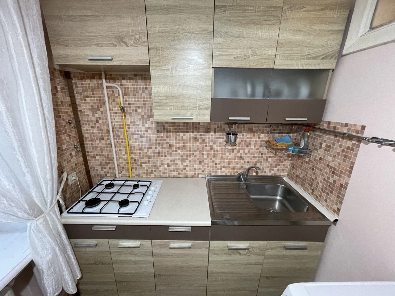 Продам 1 комнатную квартиру возле Киевского рынка  низкий эт