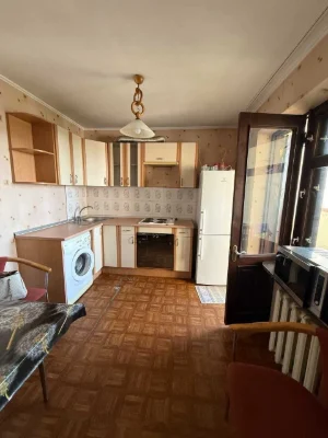 Продам-1 ком. квартиру на Таирова/пр.  Небесной сотни!