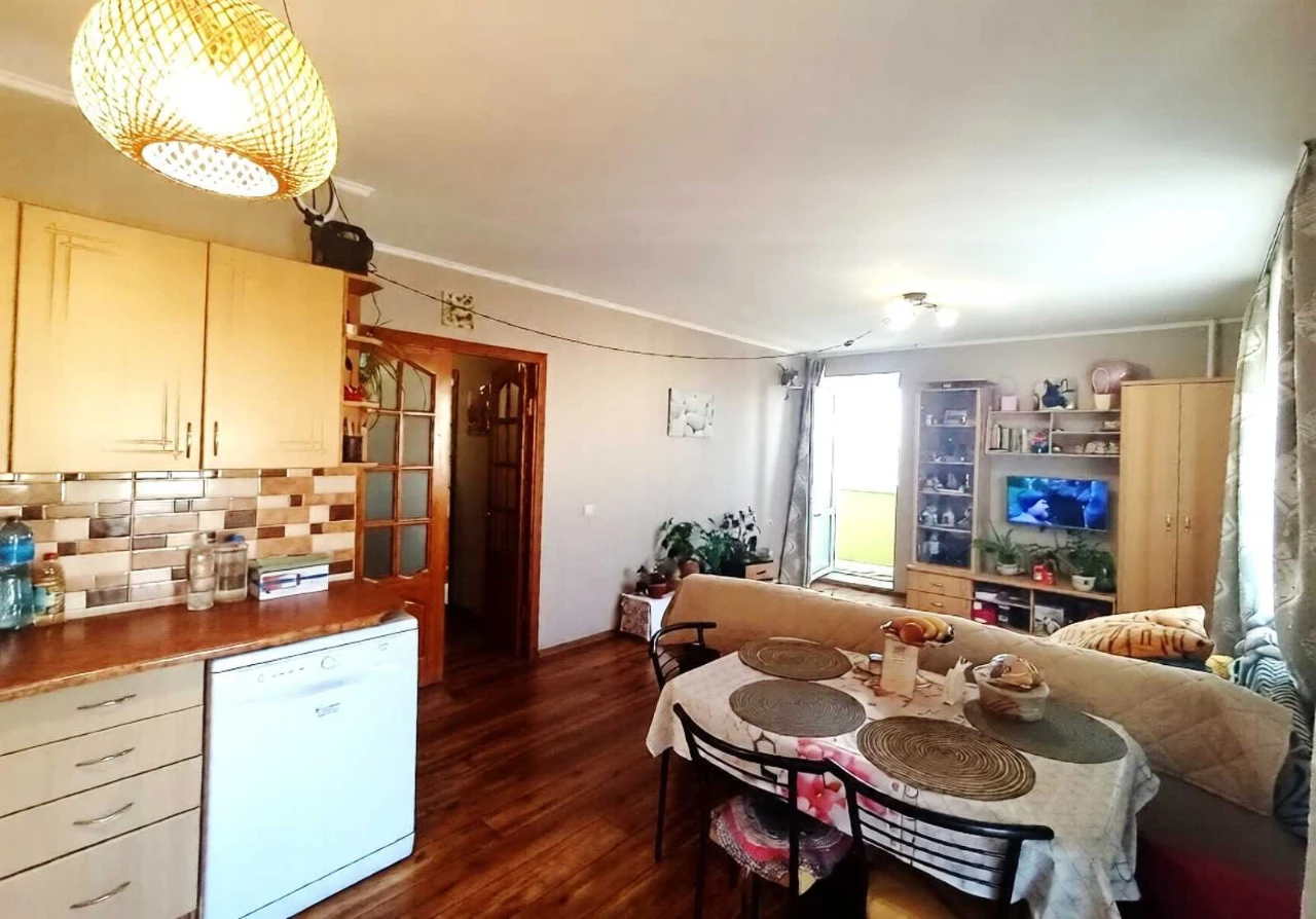 Продається 3-кімнатна квартира, м-ко Котовського, єВідновлен