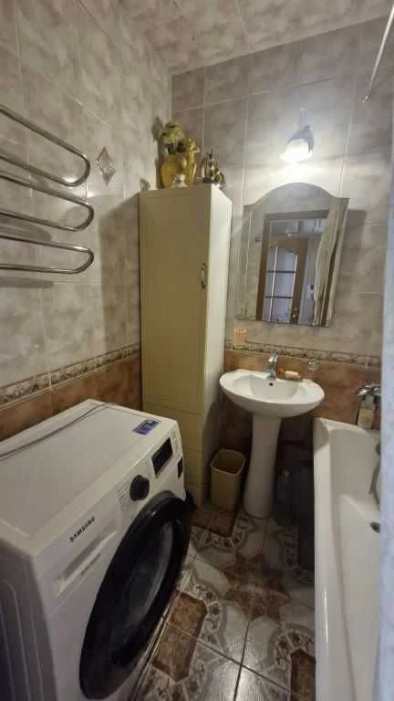 Продам 3-комнатную квартиру, кирпичный дом, ремонт, Добровол