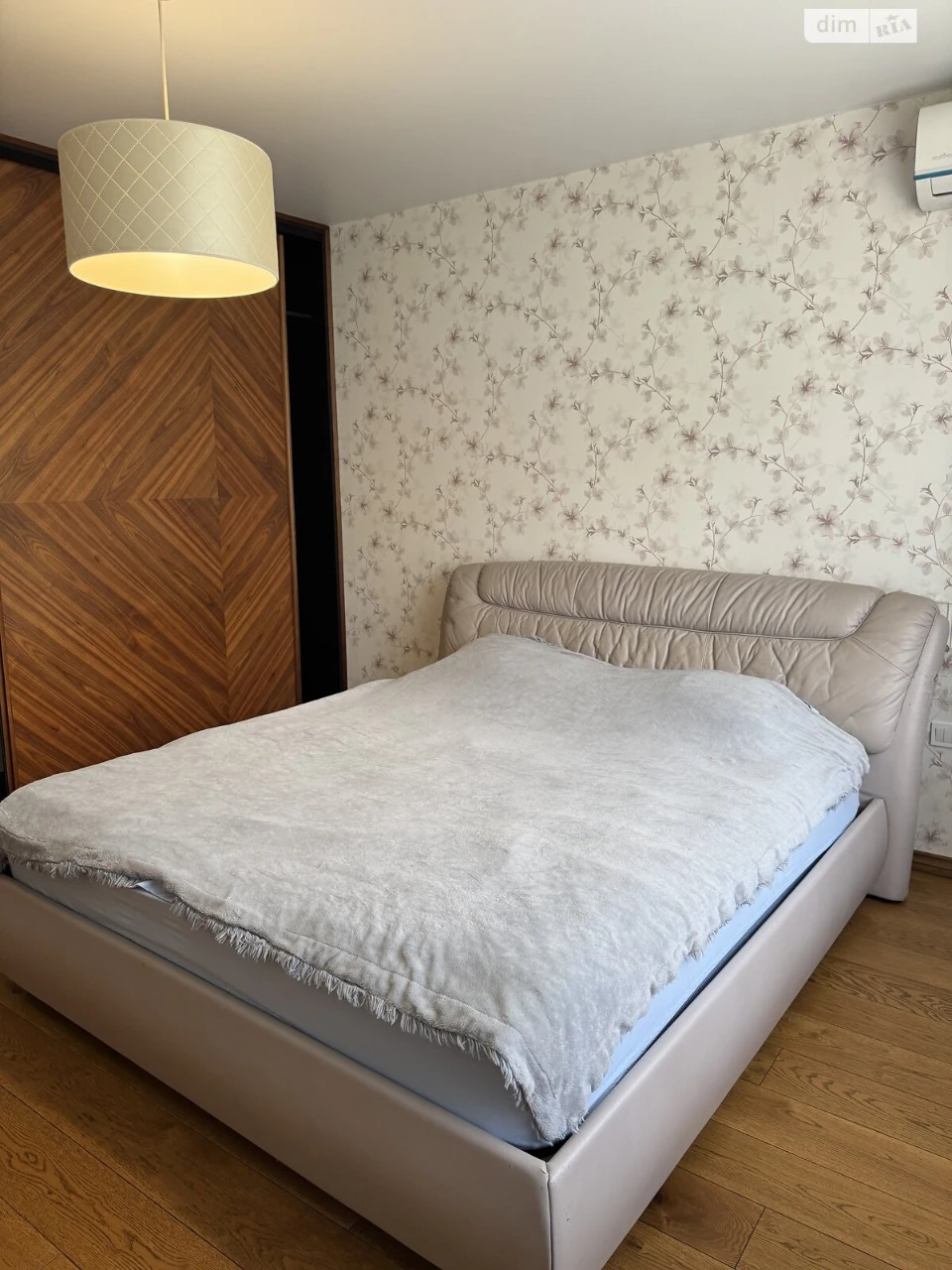Продажа квартир Клепаров.