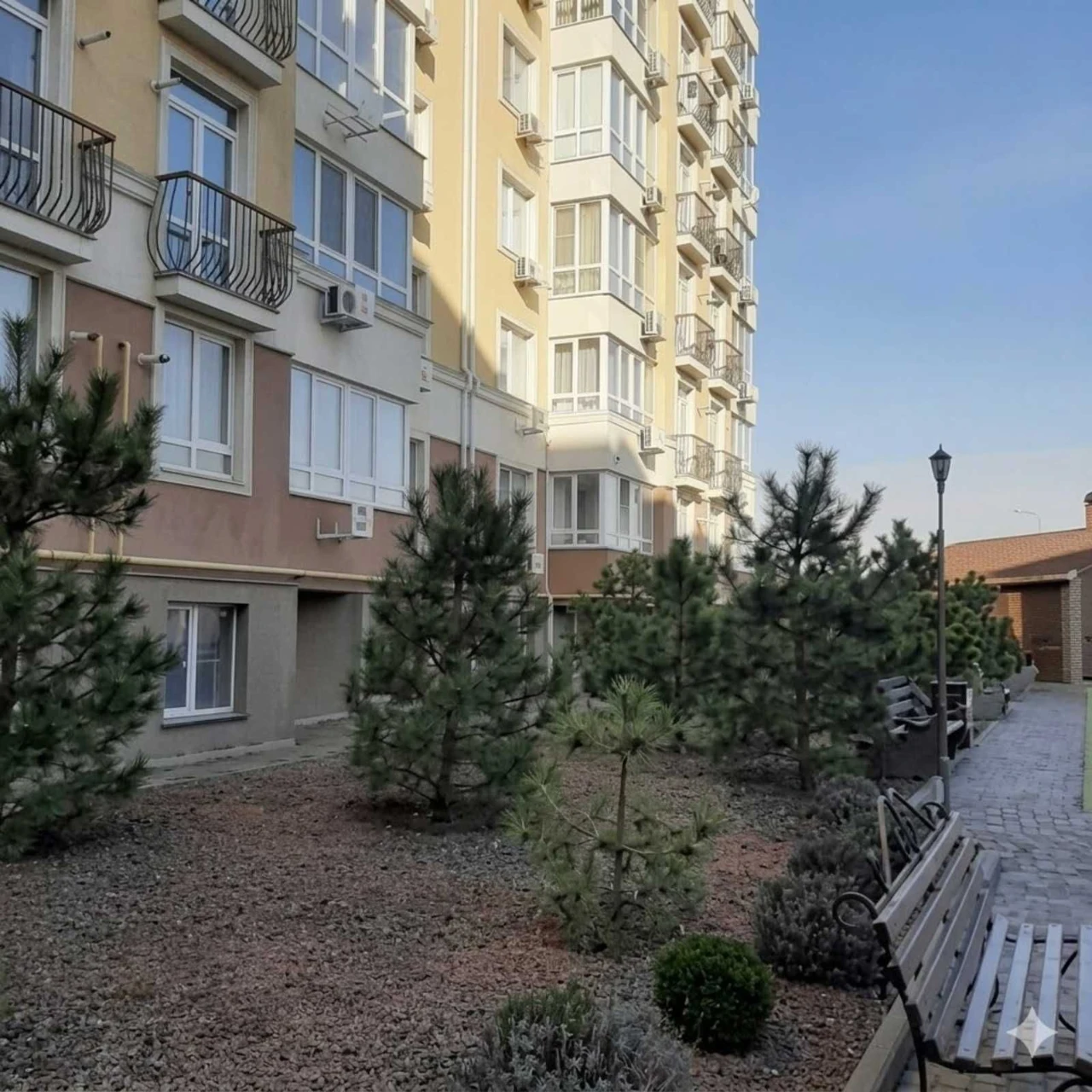 2-кімнатна квартира у ЖК на Сахарова, закритий комплекс