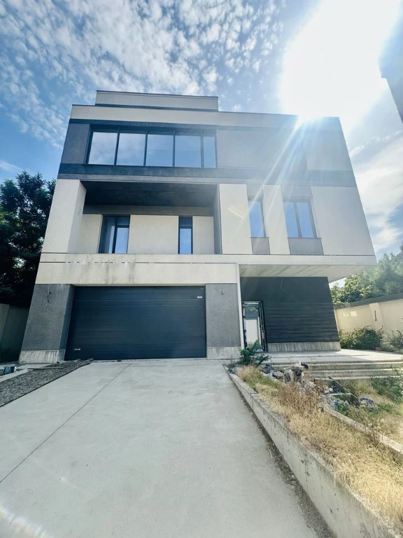 Продам дом в закрытом кооперативе на Костанди, 10 соток