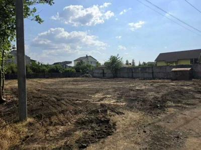 Ділянка. Харків, Ньютона вул.
