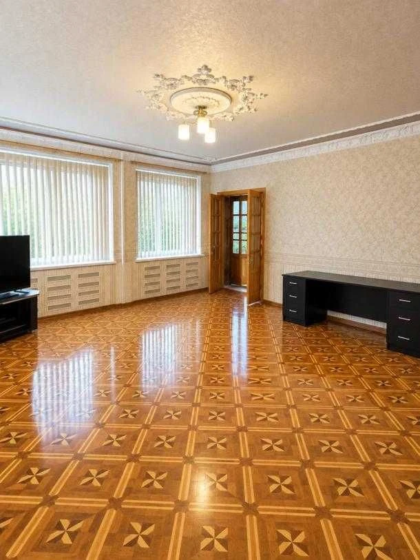 Продам добротный 2х этажный дом на Немышле