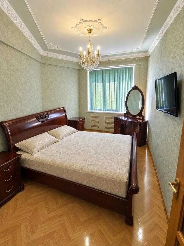 Продам добротный 2х этажный дом на Немышле