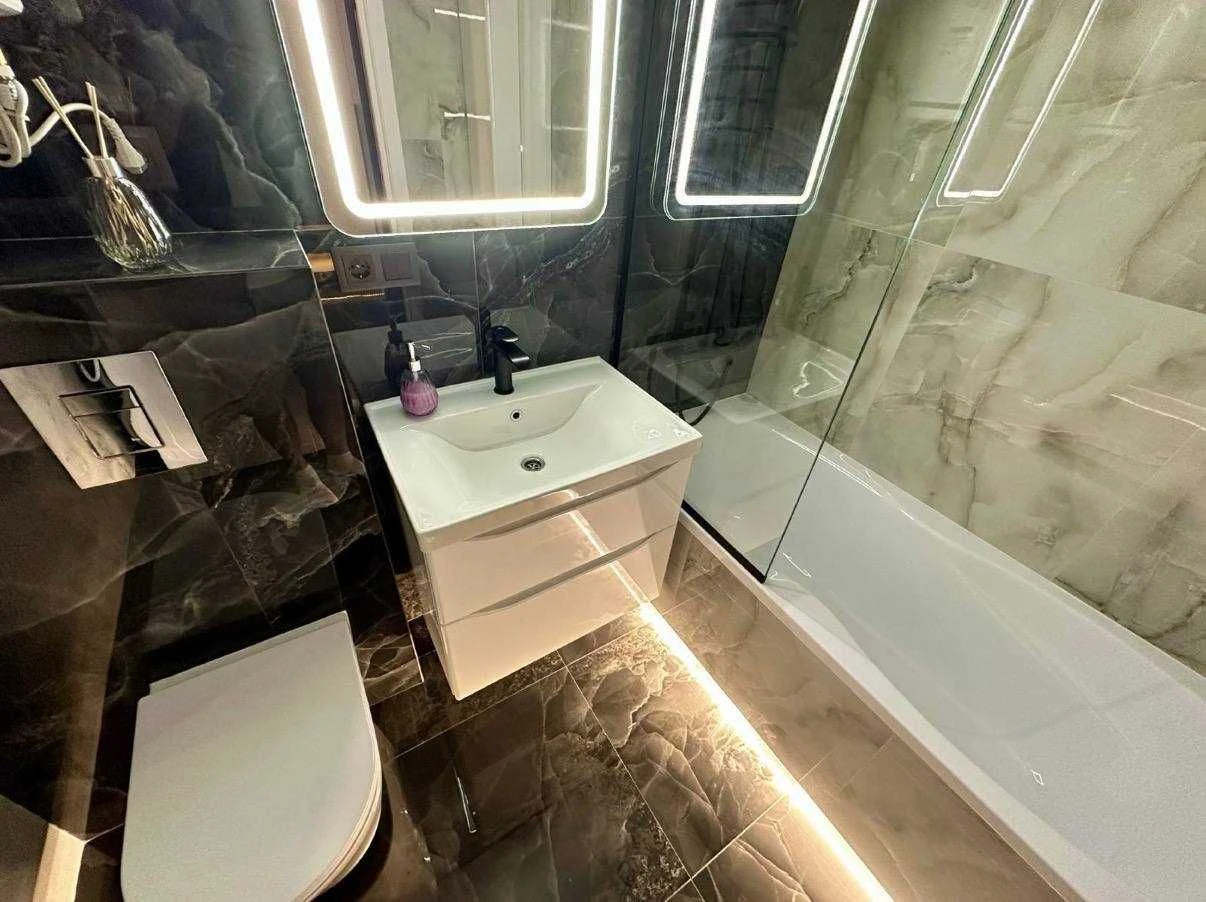 Продам 1-кім квартиру з ремонтом в ЖК Manhattan UP з басейно