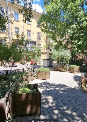 Продается 1 комнатная квартира в центре города.