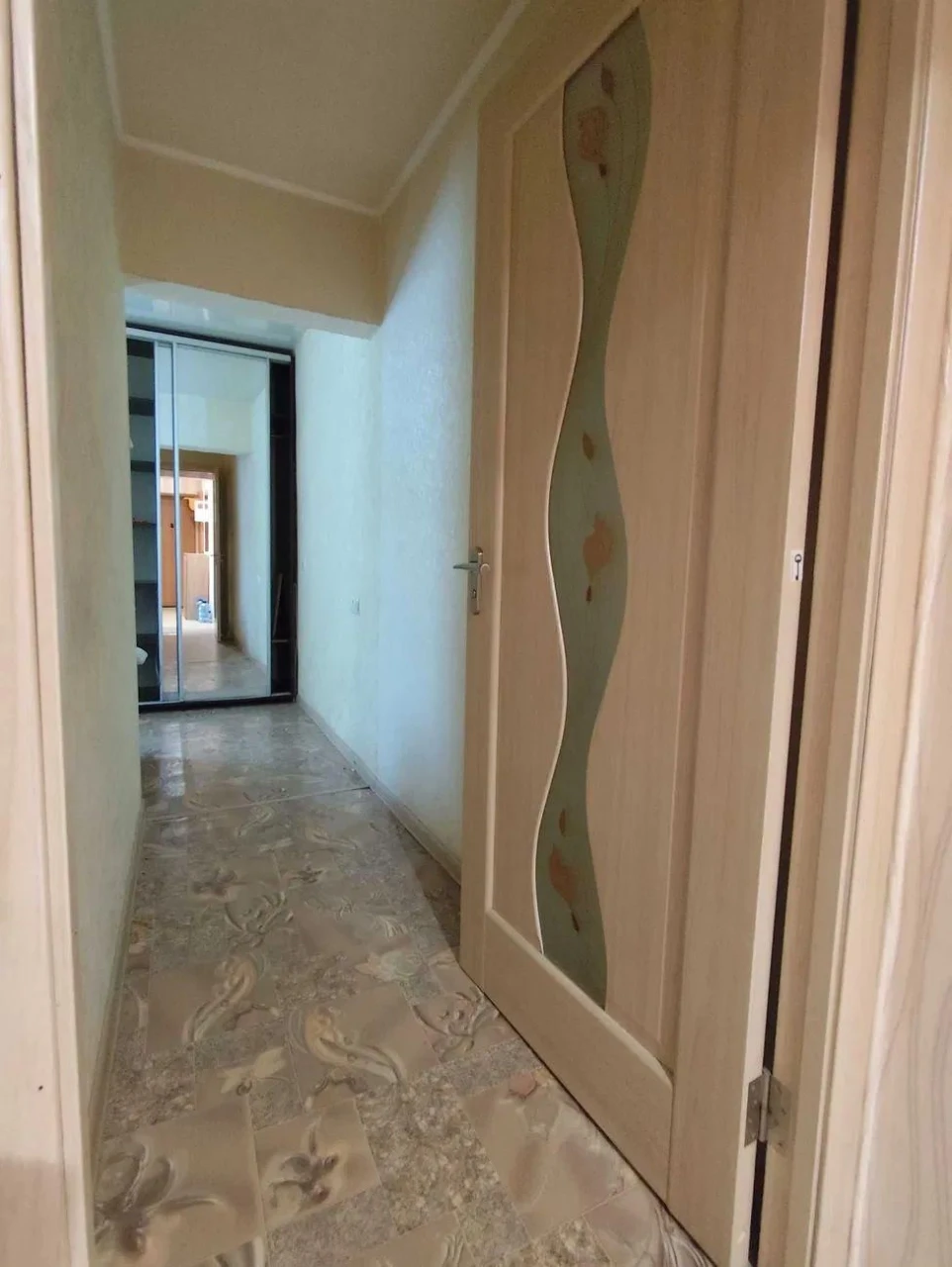 Продам. 2к. квартиру, ул. Кирпичева, 5, центр.