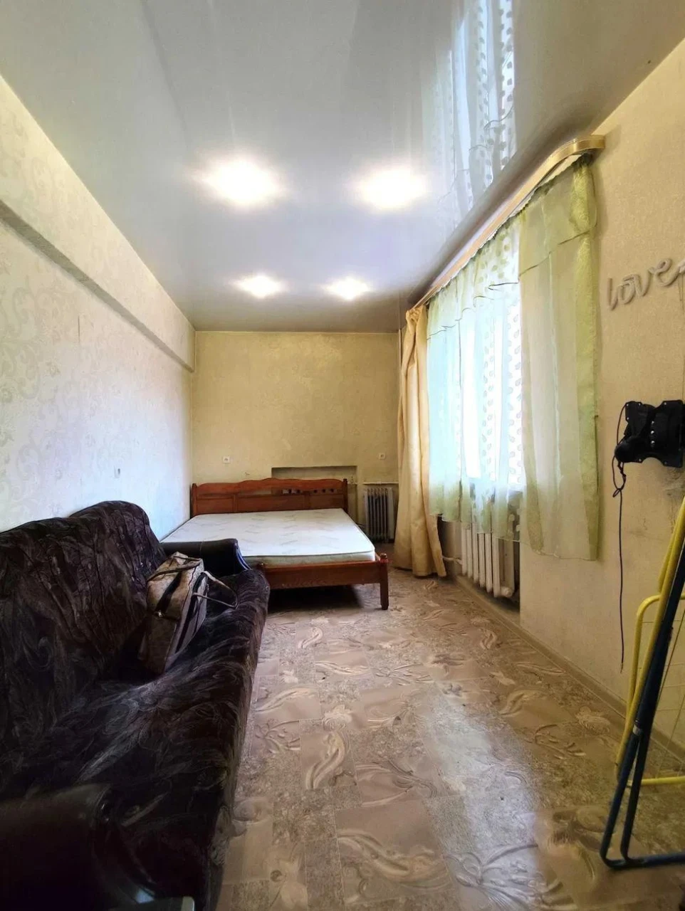 Продам. 2к. квартиру, ул. Кирпичева, 5, центр.