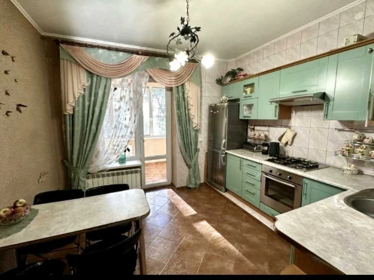 Квартира. Львів, Костя Левицького вул. ()