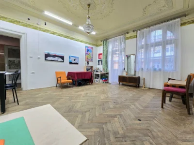 Продаж квартири в центрі Львова. Ліфт у будинку. Залізобетон