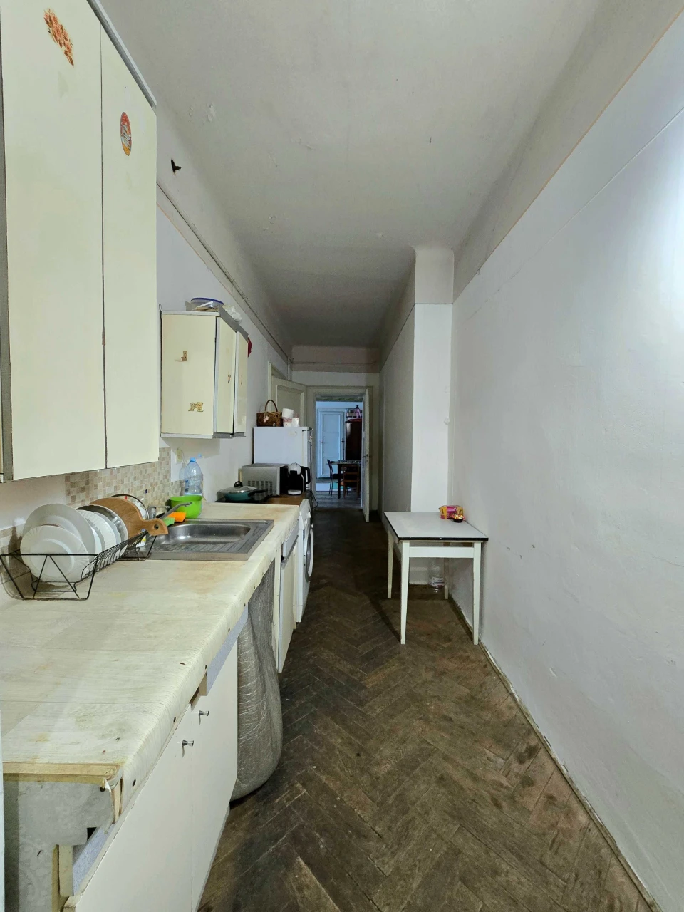 Продаж квартири в центрі Львова. Ліфт у будинку. Залізобетон