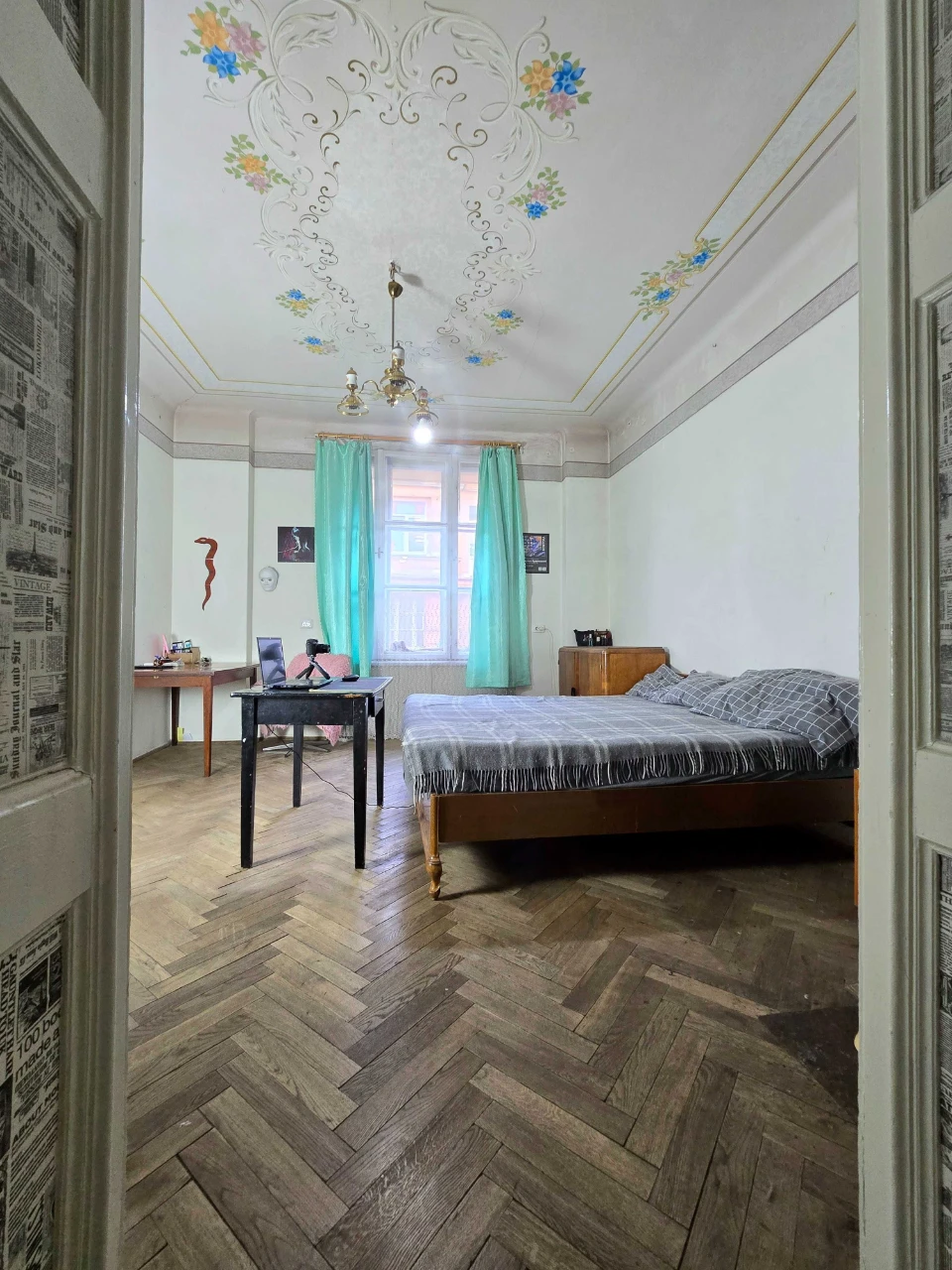 Продаж квартири в центрі Львова. Ліфт у будинку. Залізобетон