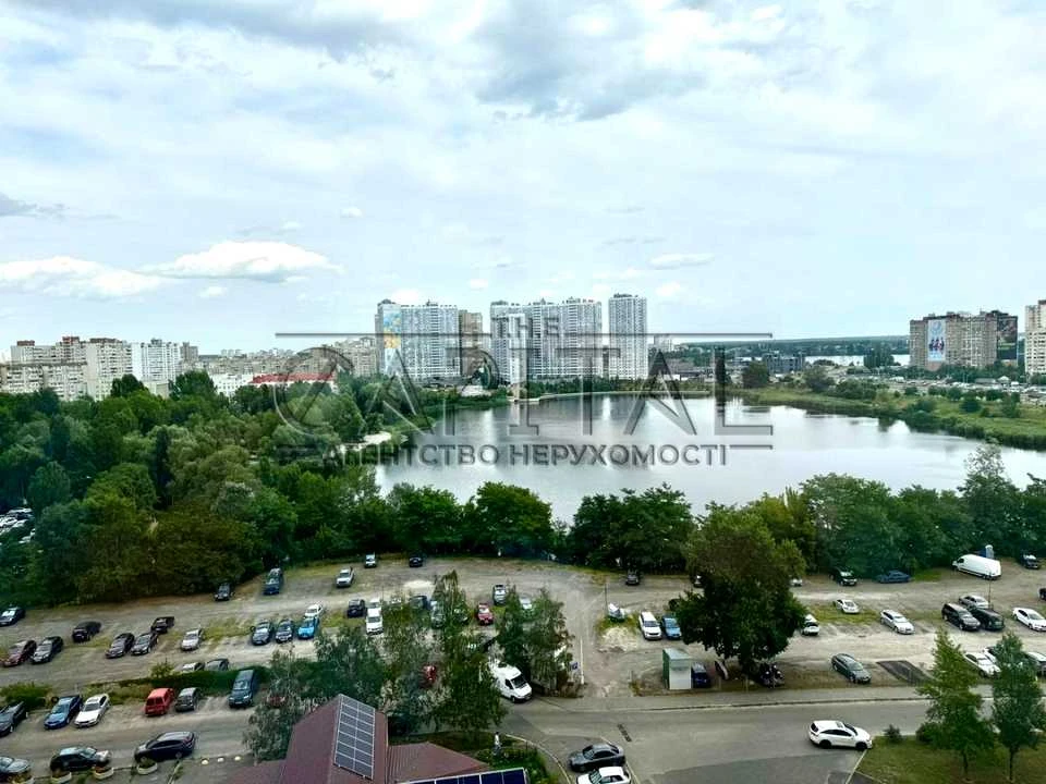 Квартира. Київ, Драгоманова вул.