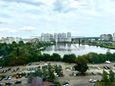Квартира. Київ, Драгоманова вул.