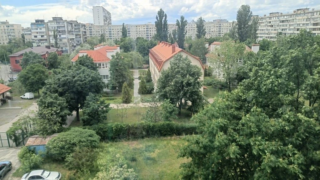Березняківська 16а ( Тельбін ) 2 кімнатна, Без тваринок!