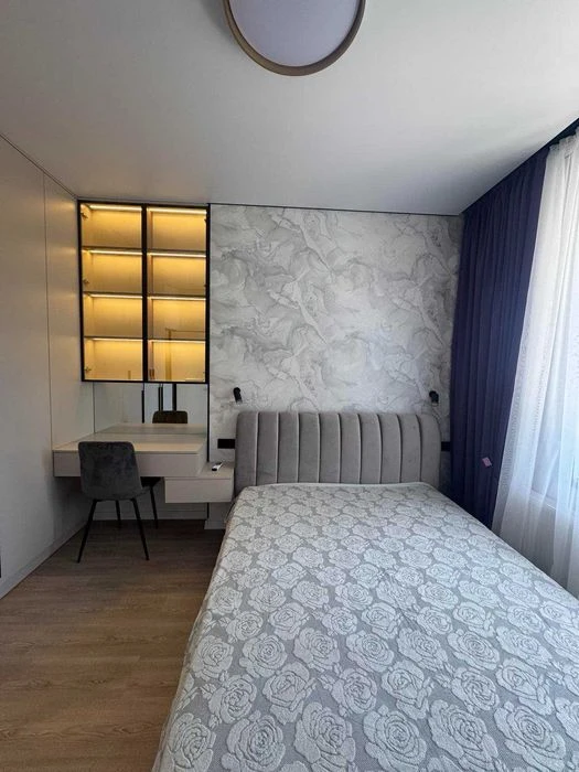 An apartment is offered in the residential complex Akropol on Fontanskaya road with