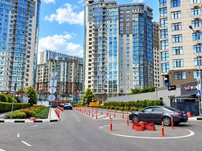 Квартира. Київ, Андрія Верхогляда вул. (Михайла Драгомирова)