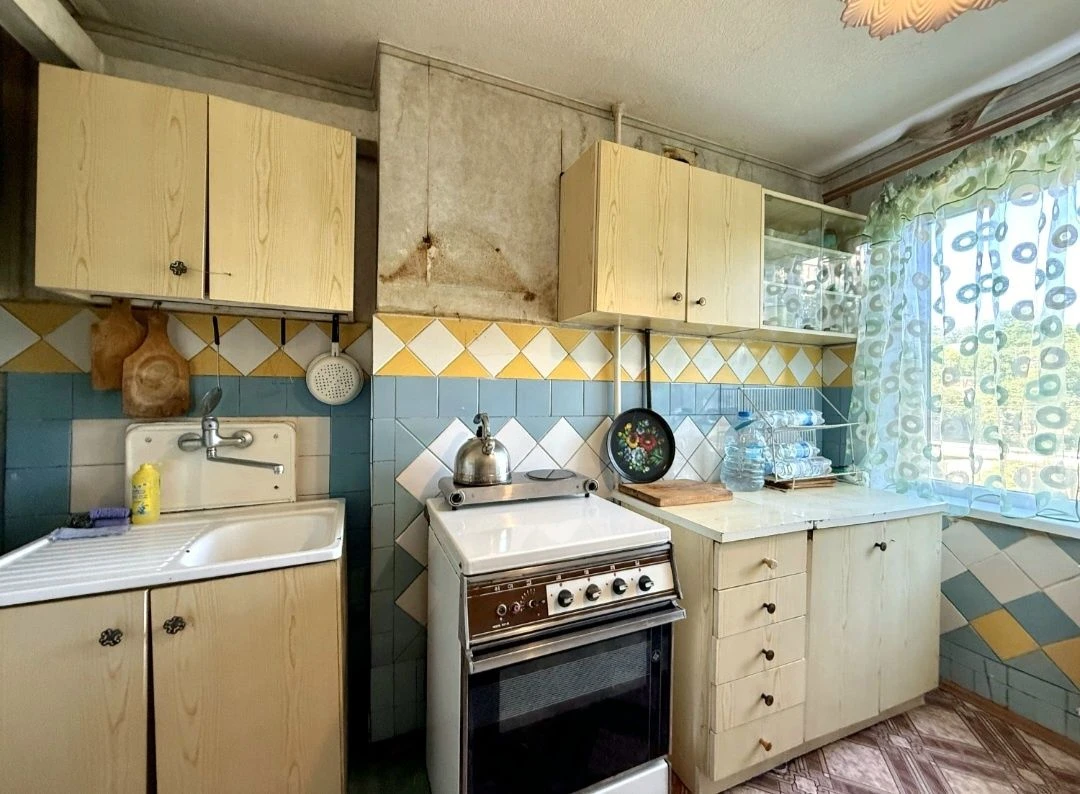 Продам отличную 2-х ком.кв. на 3-м этаже в газовом доме, ЖМ