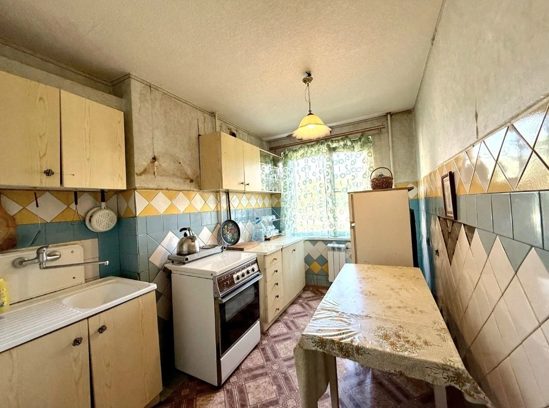 Продам отличную 2-х ком.кв. на 3-м этаже в газовом доме, ЖМ