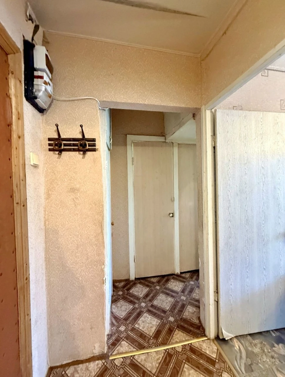 Продам отличную 2-х ком.кв. на 3-м этаже в газовом доме, ЖМ