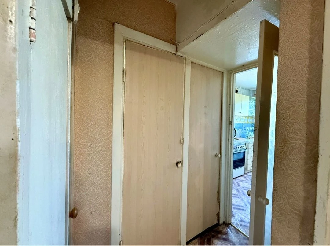 Продам отличную 2-х ком.кв. на 3-м этаже в газовом доме, ЖМ