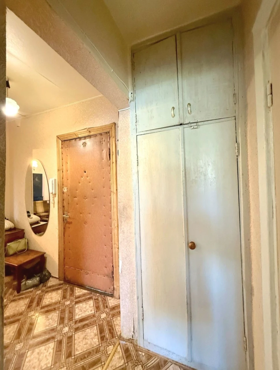 Продам отличную 2-х ком.кв. на 3-м этаже в газовом доме, ЖМ