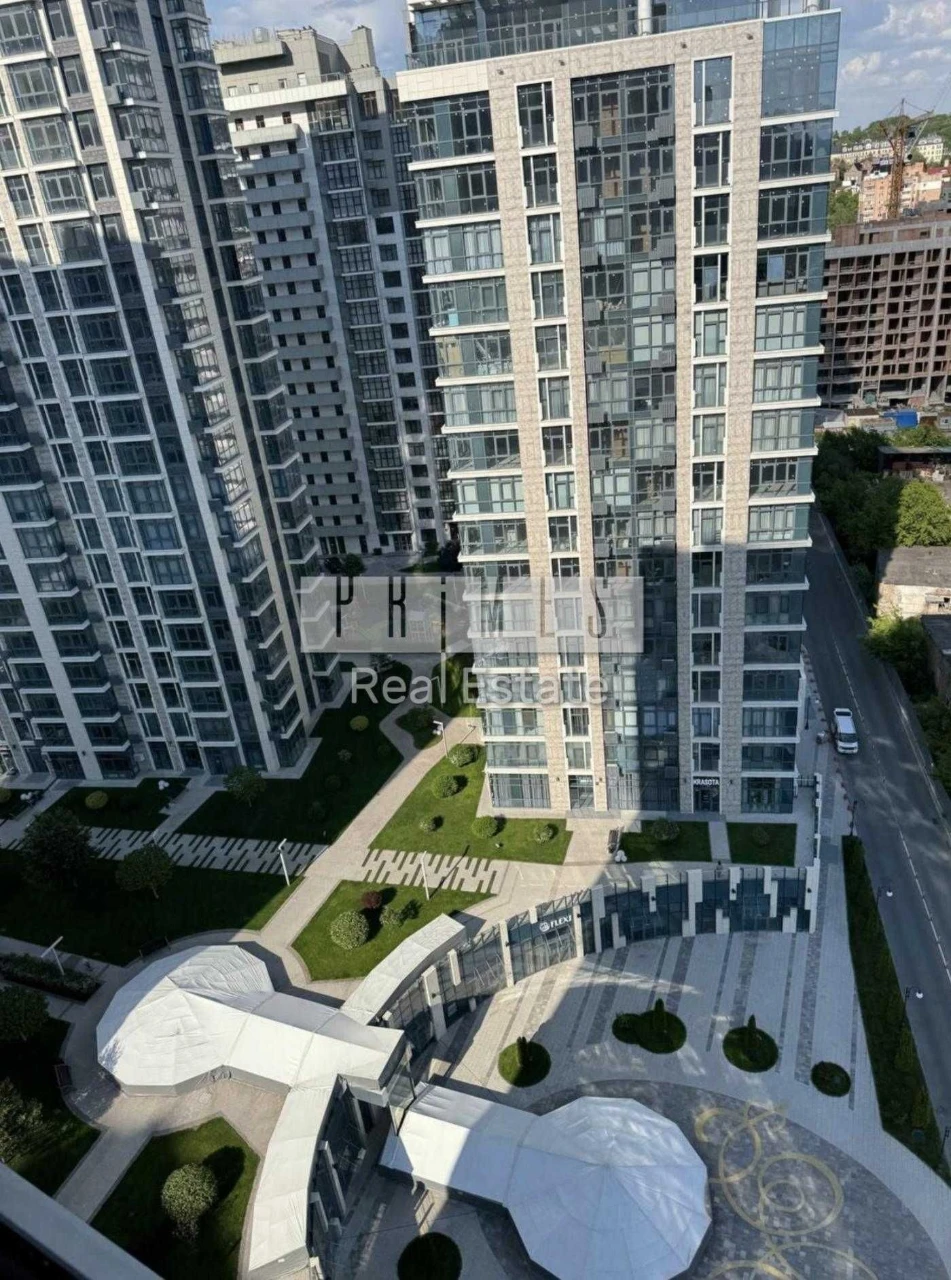 Без комісії Продаж 3к квартири 130м2 без ремонту Новопечерсь