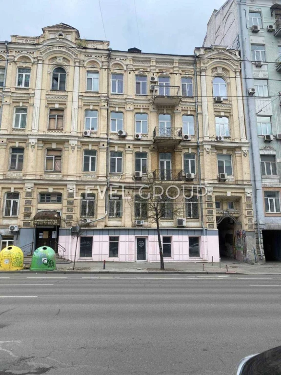 Продаж просторової квартири 228 м² в історичному центрі Києв