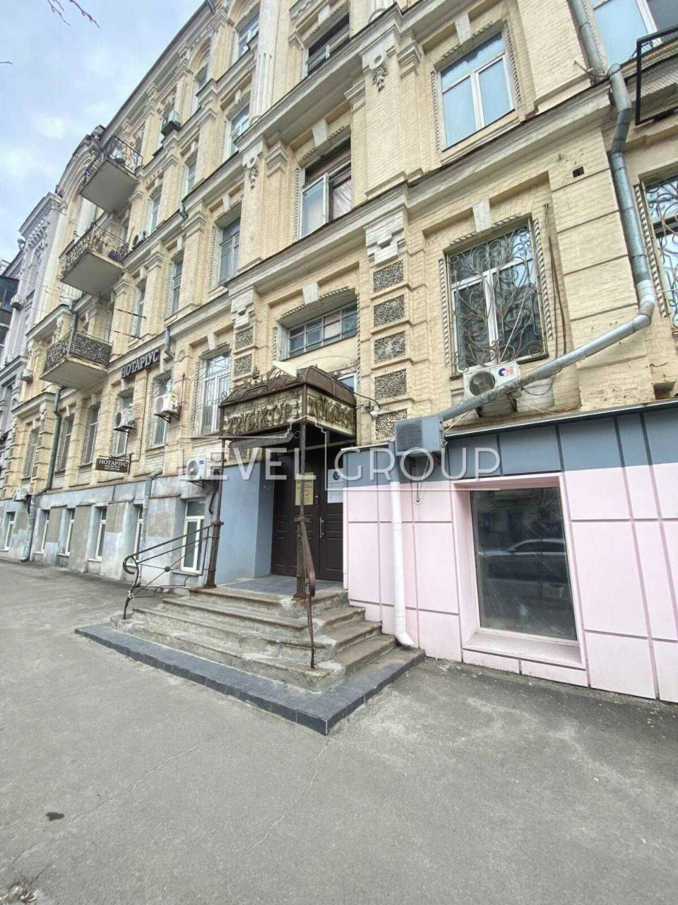 Продаж просторової квартири 228 м² в історичному центрі Києв