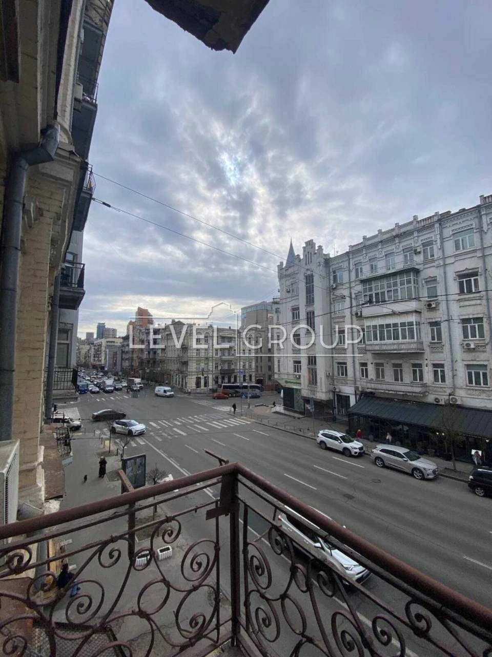 Продаж просторової квартири 228 м² в історичному центрі Києв
