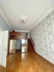 Продаж просторової квартири 228 м² в історичному центрі Києв
