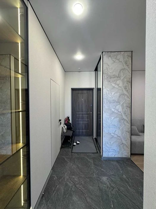 An apartment is offered in the residential complex Akropol on Fontanskaya road with