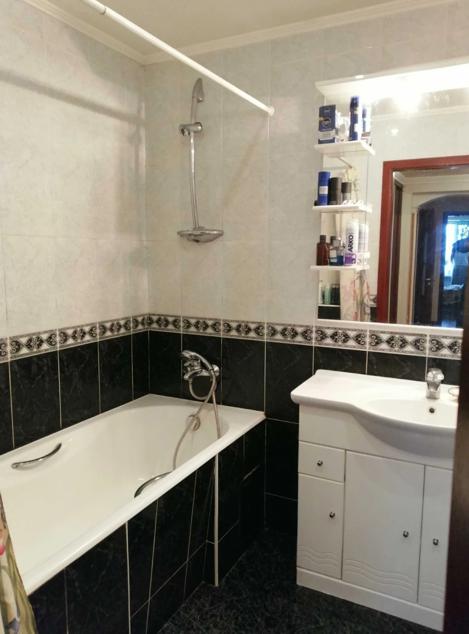 Продам квартиру 80м вул.Пожарського ст.м. Дарниця 15хв пішки