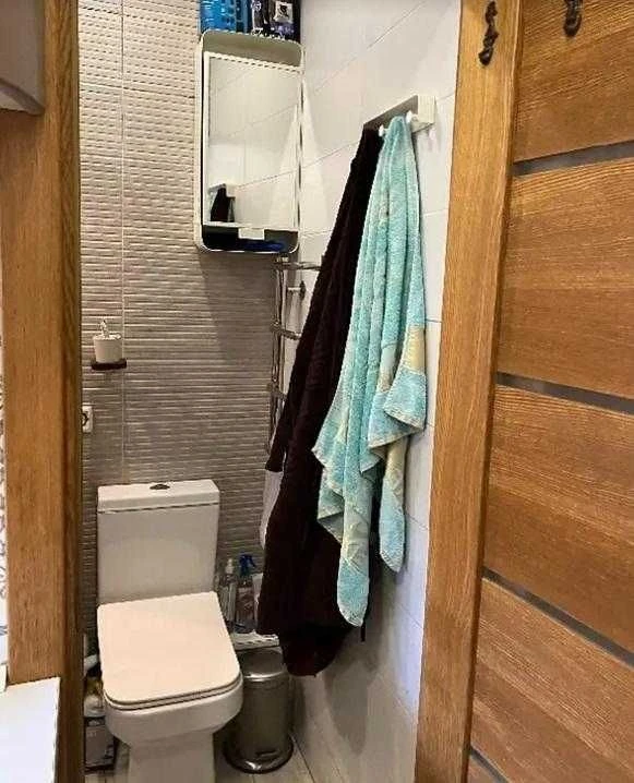 В продажу 2 квартиру  укомплектована та зі своїм будинком 27