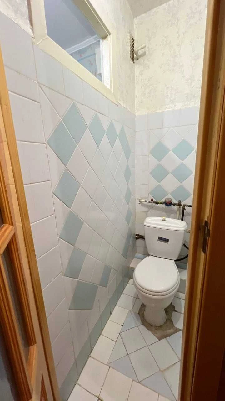 46879 Продаж 2к , Виставка , цегла , середній поверх , без к