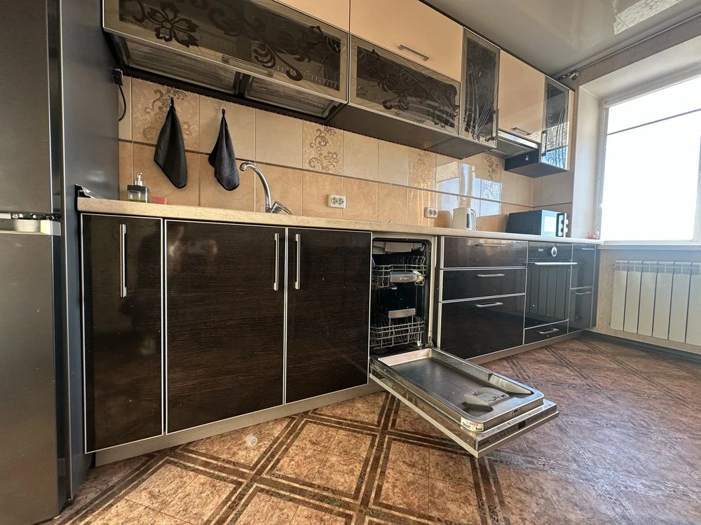 Продам 3 комнатную улучшенной планировки Холодная Гора pp1