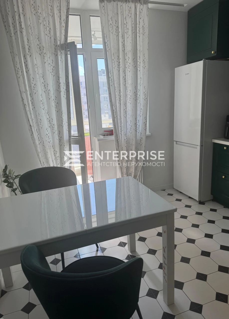 Продаж 1к квартира з гарним ремонтом, ЖК Лебединий. метро Ха