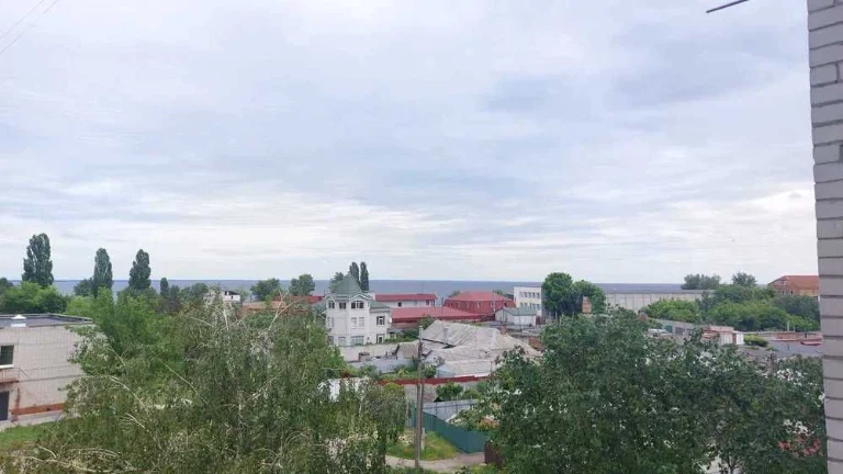 Продається комфортна  2-кімнатна квартира з видом на Дніпро!