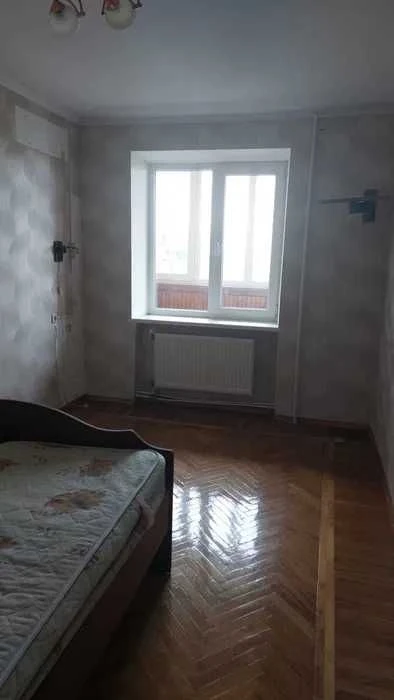 Продається комфортна  2-кімнатна квартира з видом на Дніпро!
