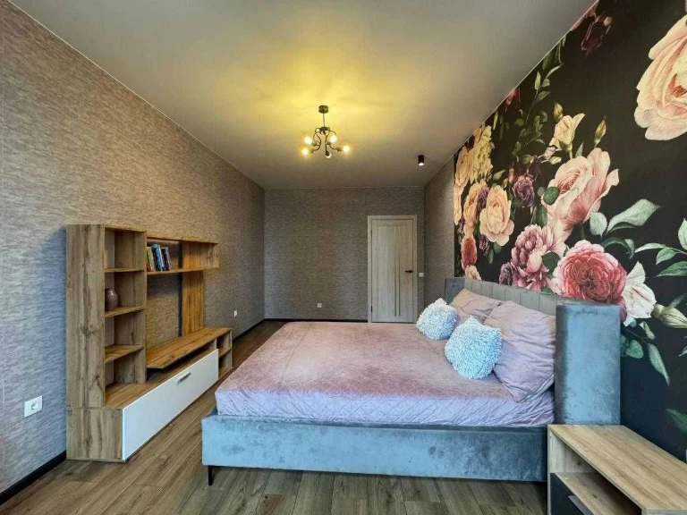 Продаж1-к квартири 50 м² з видом на Дніпро в ЖК «Русанівська