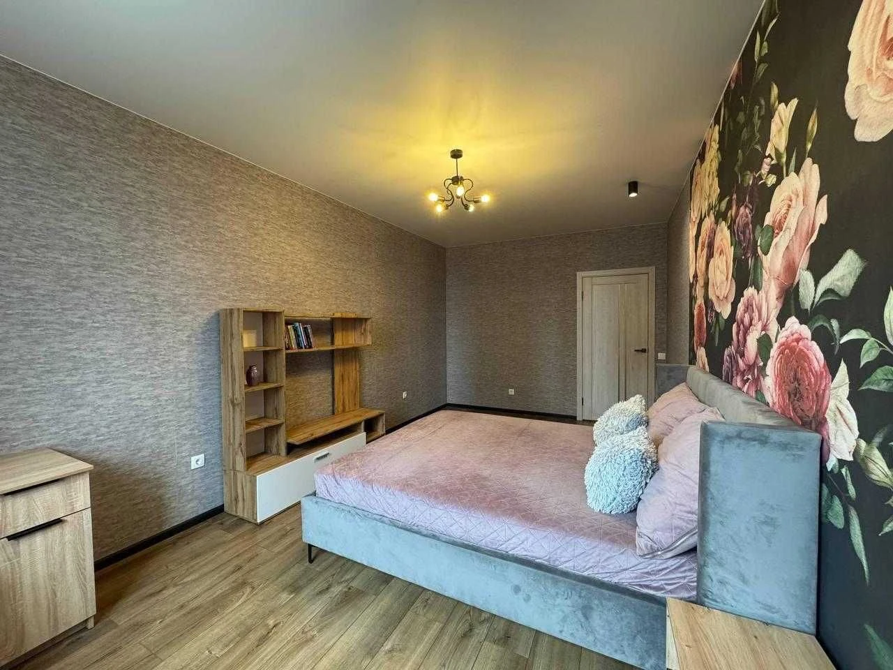 Продаж1-к квартири 50 м² з видом на Дніпро в ЖК «Русанівська